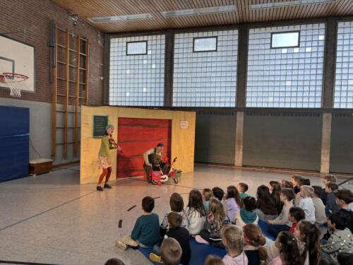 Theateraufführung für Jahrgang 1